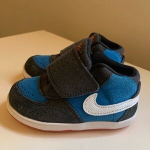 Nike Toddler Marnk Mid Sneakers Size 4